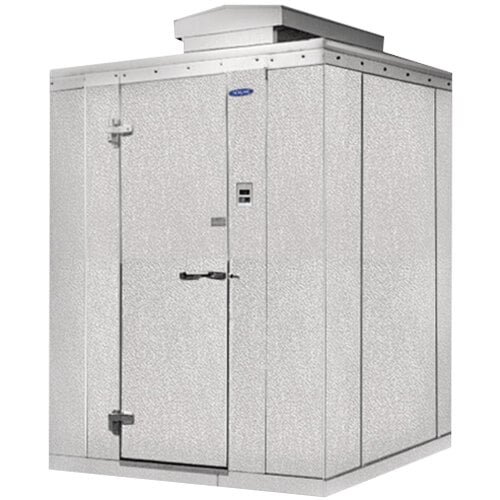 Norlake Fast Trak 6' x 8' x 6' 7" Outdoor Walk-In Freezer